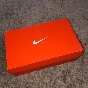 WMNS NIKE ZOOM RIVAL M 8